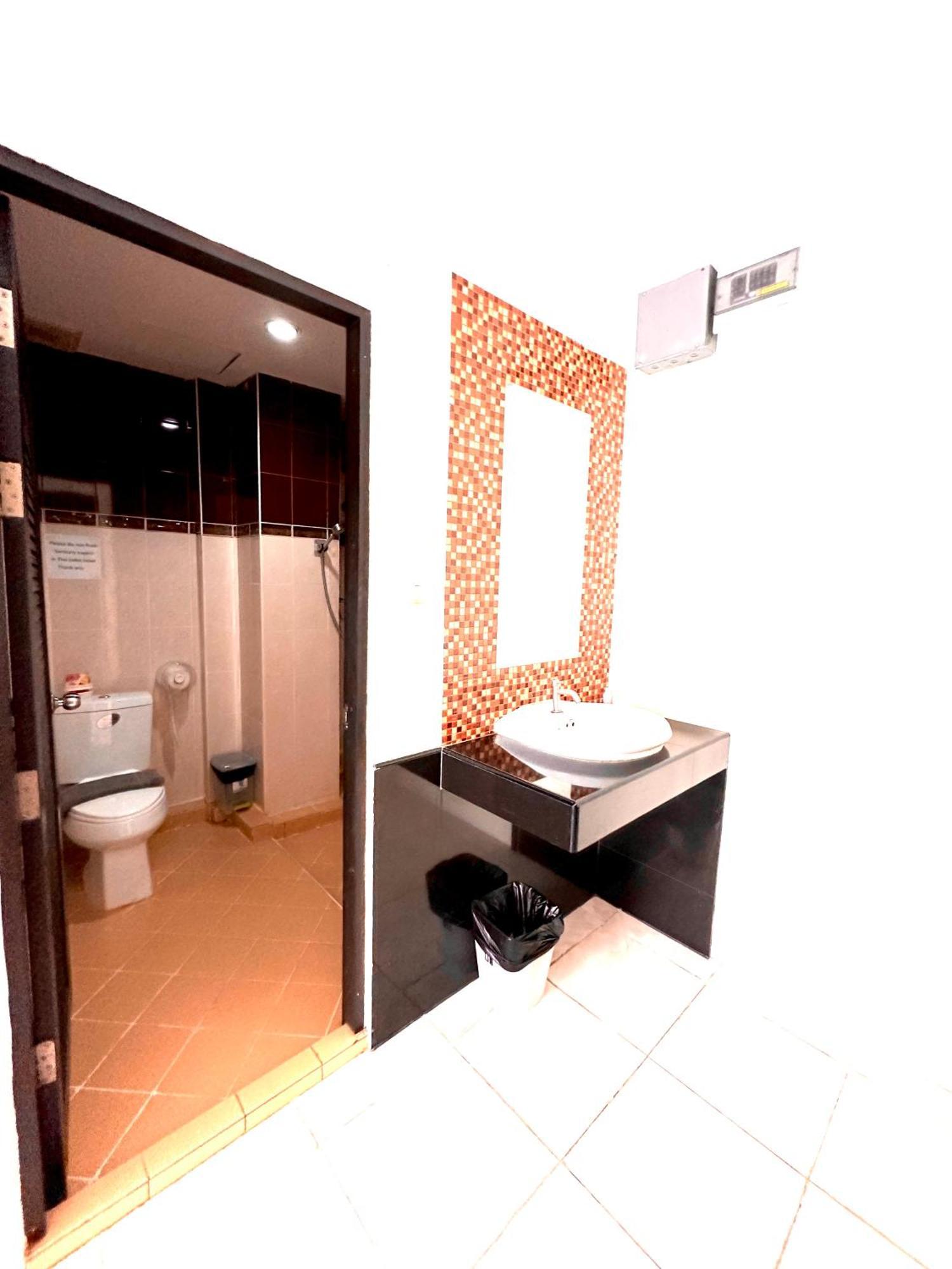 Thai Classic House Patong Exterior foto